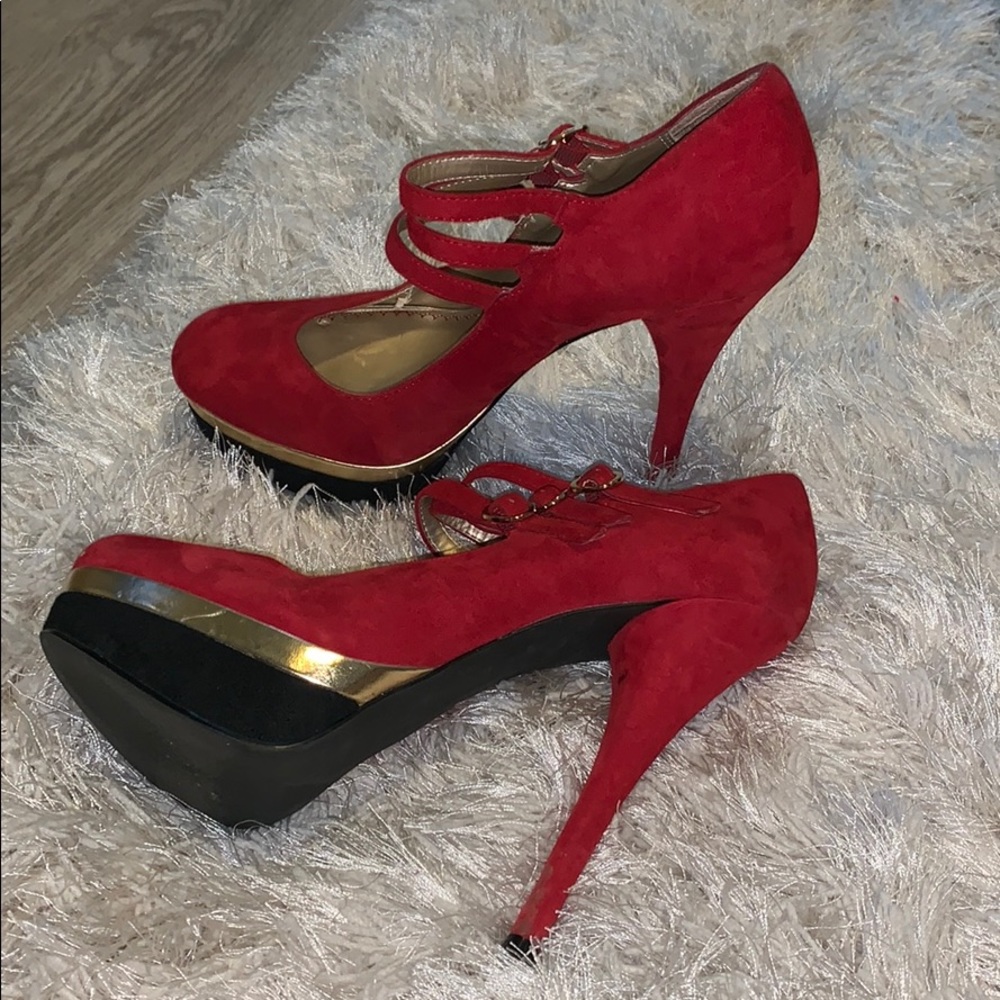 Shoe - Picture 3 of 3
